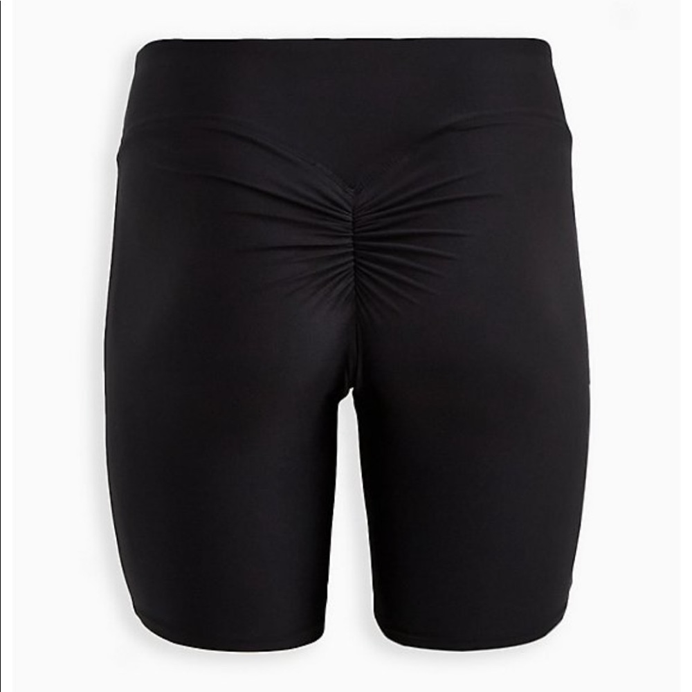 NWT Black Ruched Back Liquid Shorts 00 Torrid